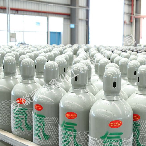 氦气 